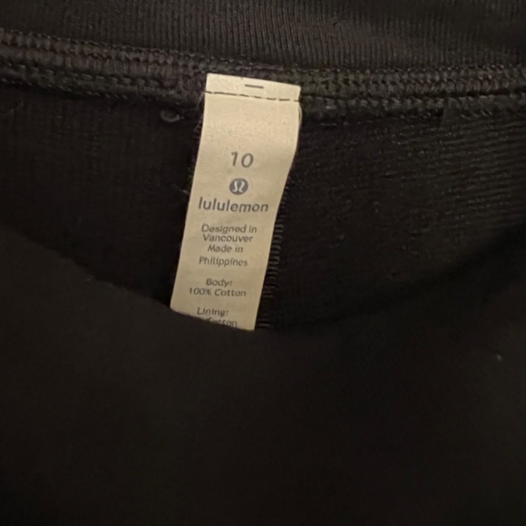Lululemon - Picture 3 of 4
